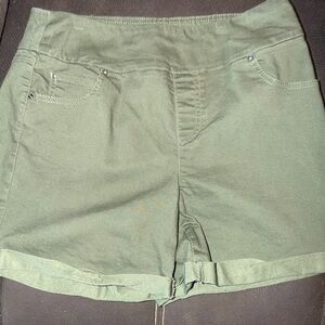 Time and Tru Sage Green Women's Cargo Shorts
